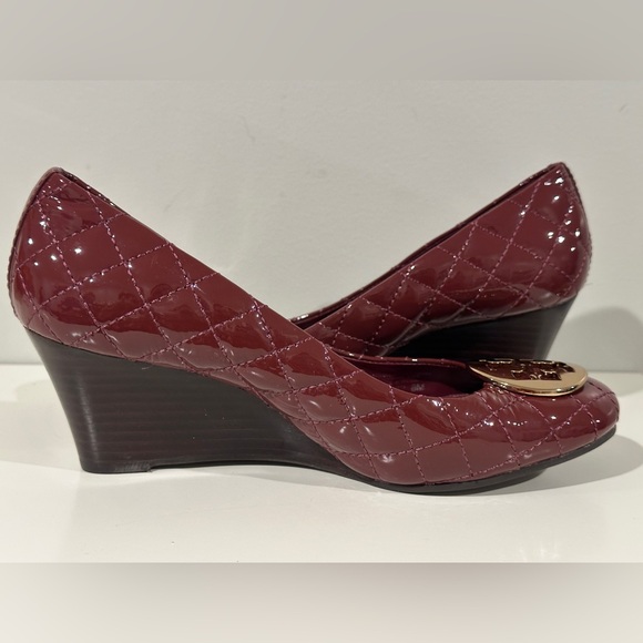 Tory Burch Quilted Ballet wedge in a red patent leather finish - size 8M - Picture 9 of 12